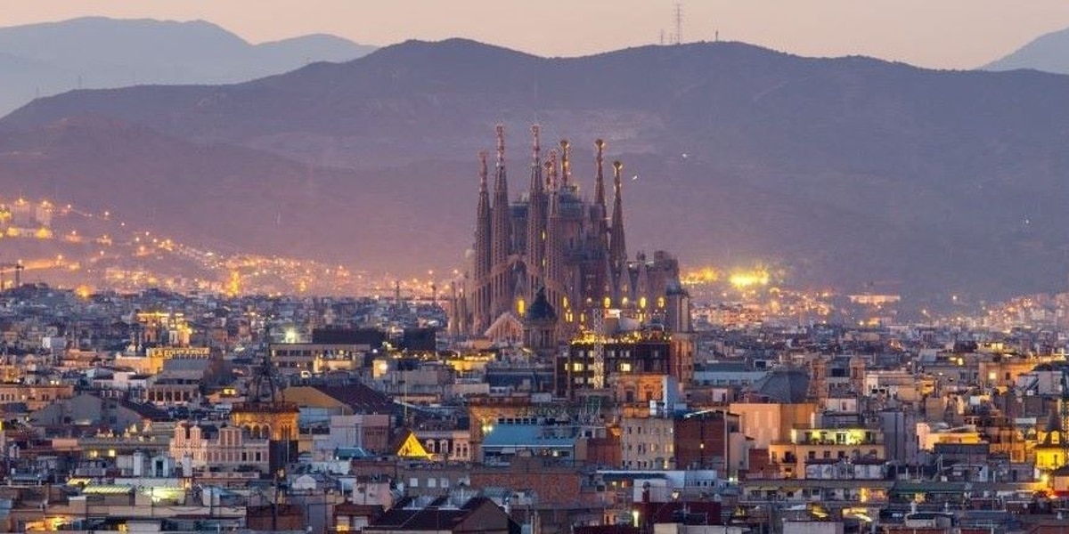 International rail link scene from Deutsche Bahn, Barcelona campaign