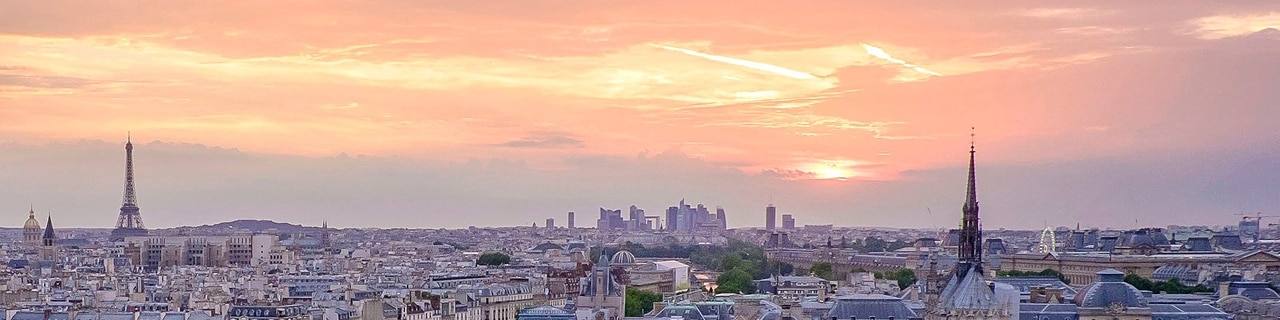 Skyline von Paris bei Abendsonne