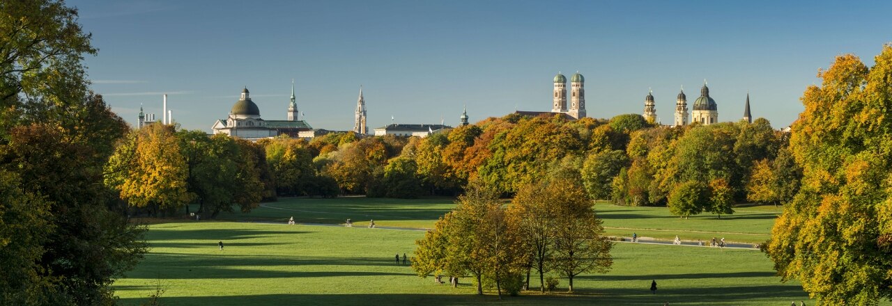 54+ Englischer Garten München U Bahn, Von den haltestellen