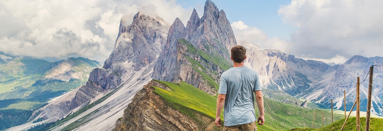 Wanderer in den Dolomiten in Italien