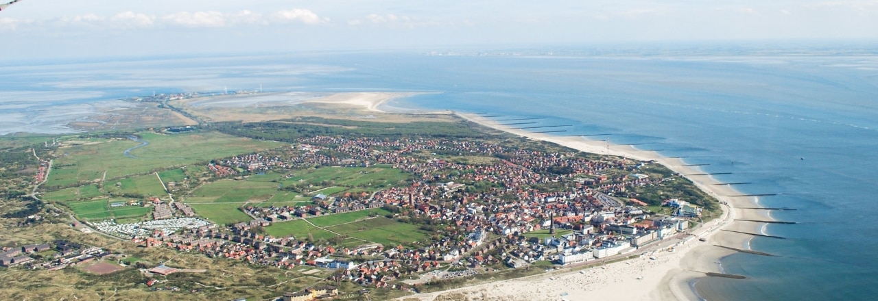 Blick auf Borkum vom Flugzeug aus