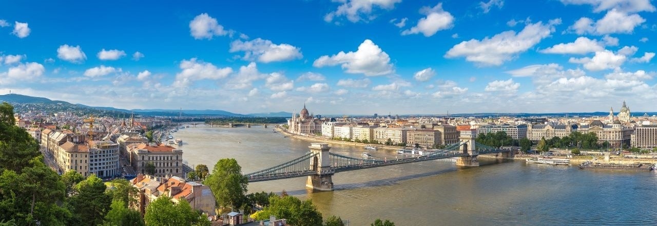 Stadtpanorama Budapest mit Donau
