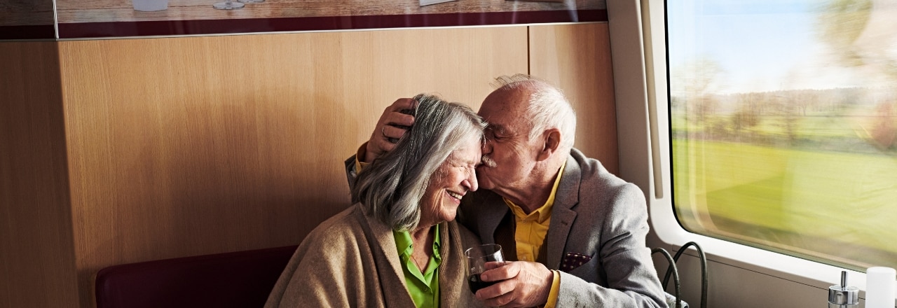 Seniorenpaar lacht