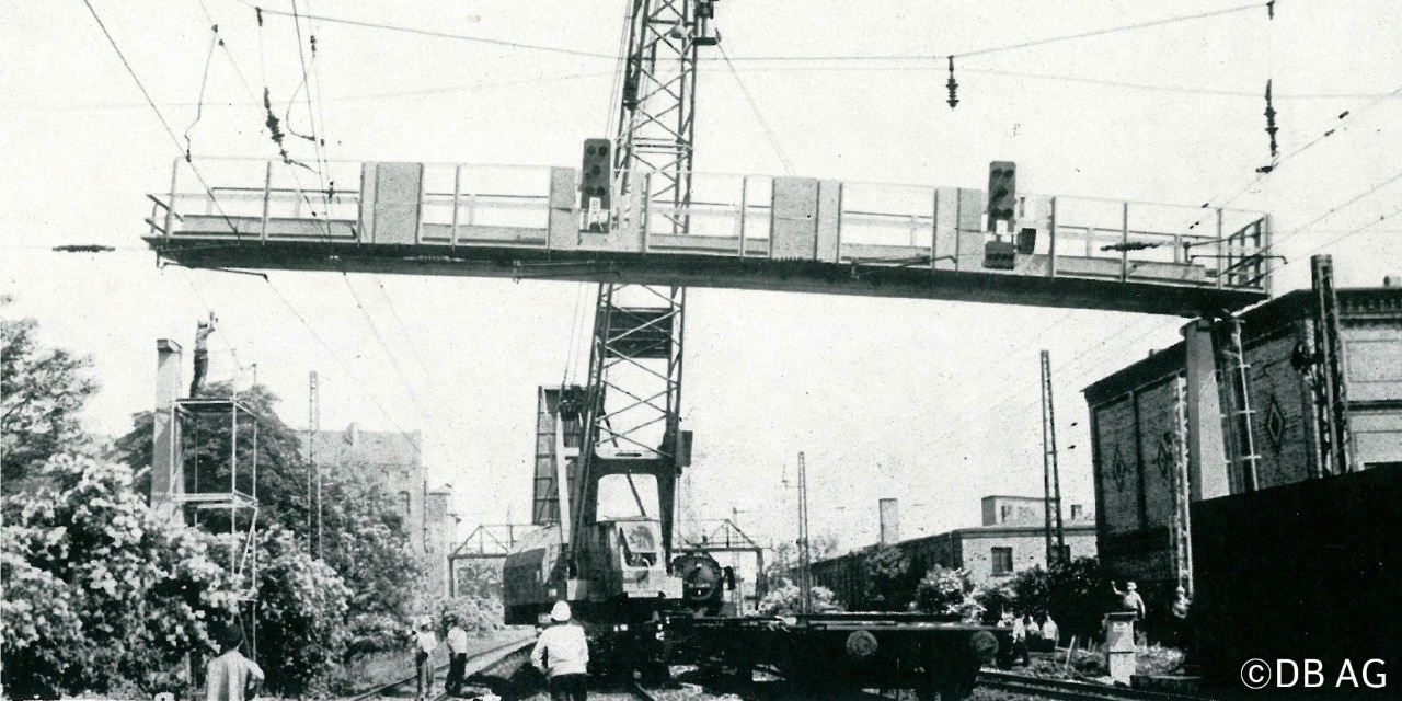 Fünf neue Signalbrücken und zwei Signalausleger auf der Strecke