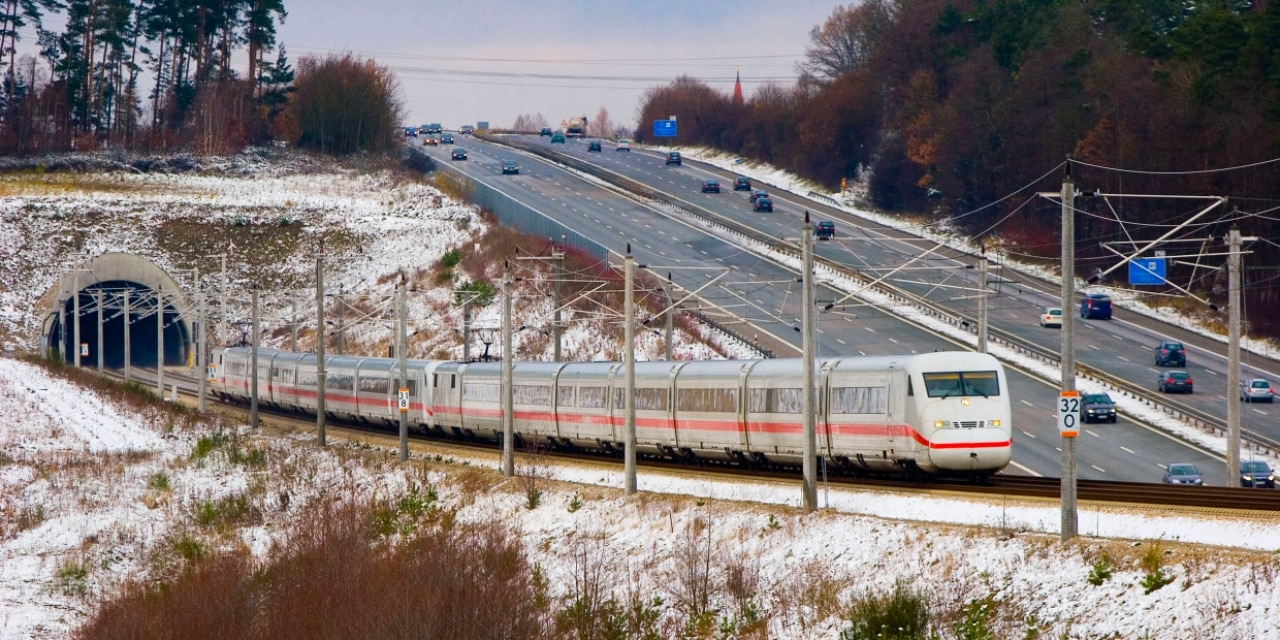 ICE 2 Doppeleinheit auf SFS Nürnberg-Ingolstadt nach München im Winter
