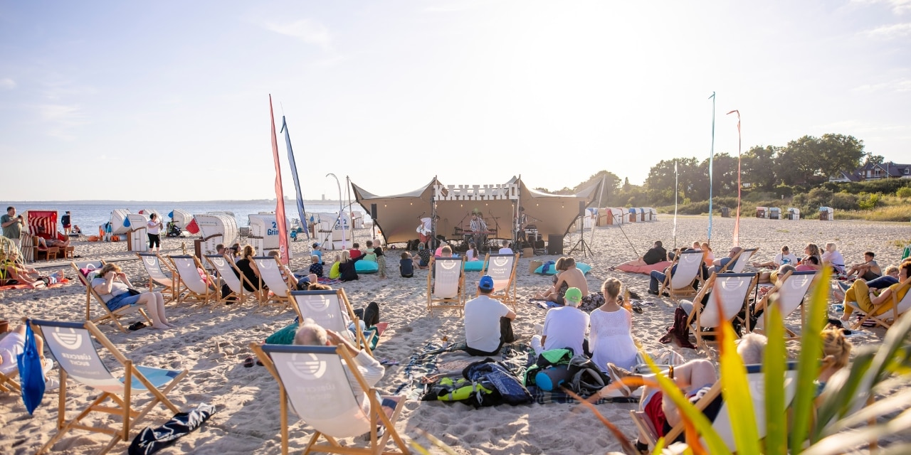 Musik im Strandkorb Lübecker Bucht