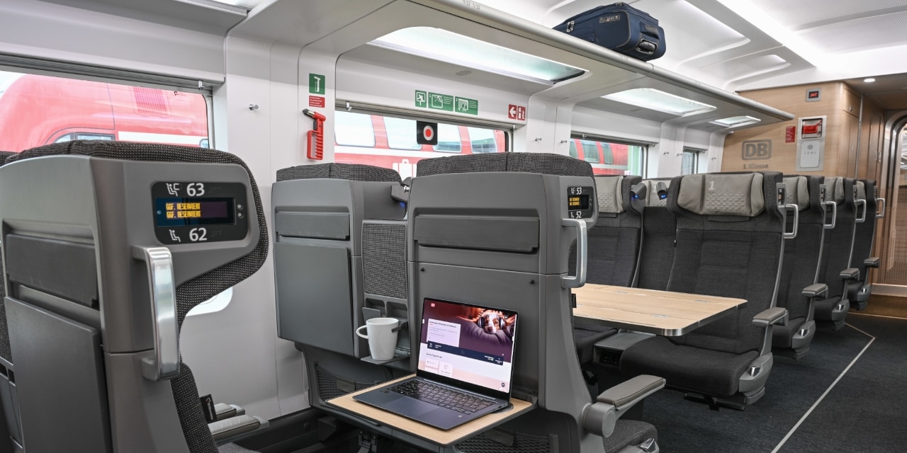 Tablet Computer im ICE L