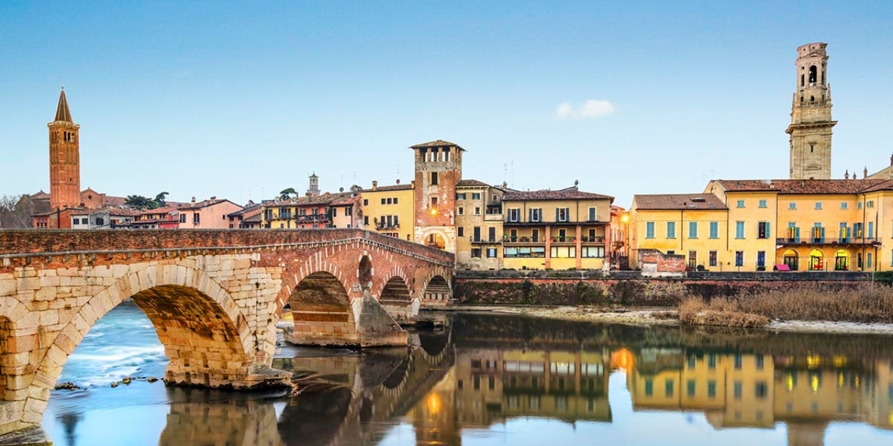 Die Brücke Ponte Pietra in Verona