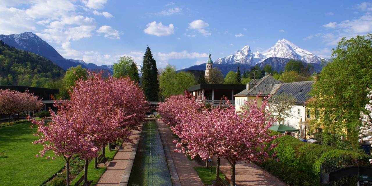 Kurgarten mit Watzmann