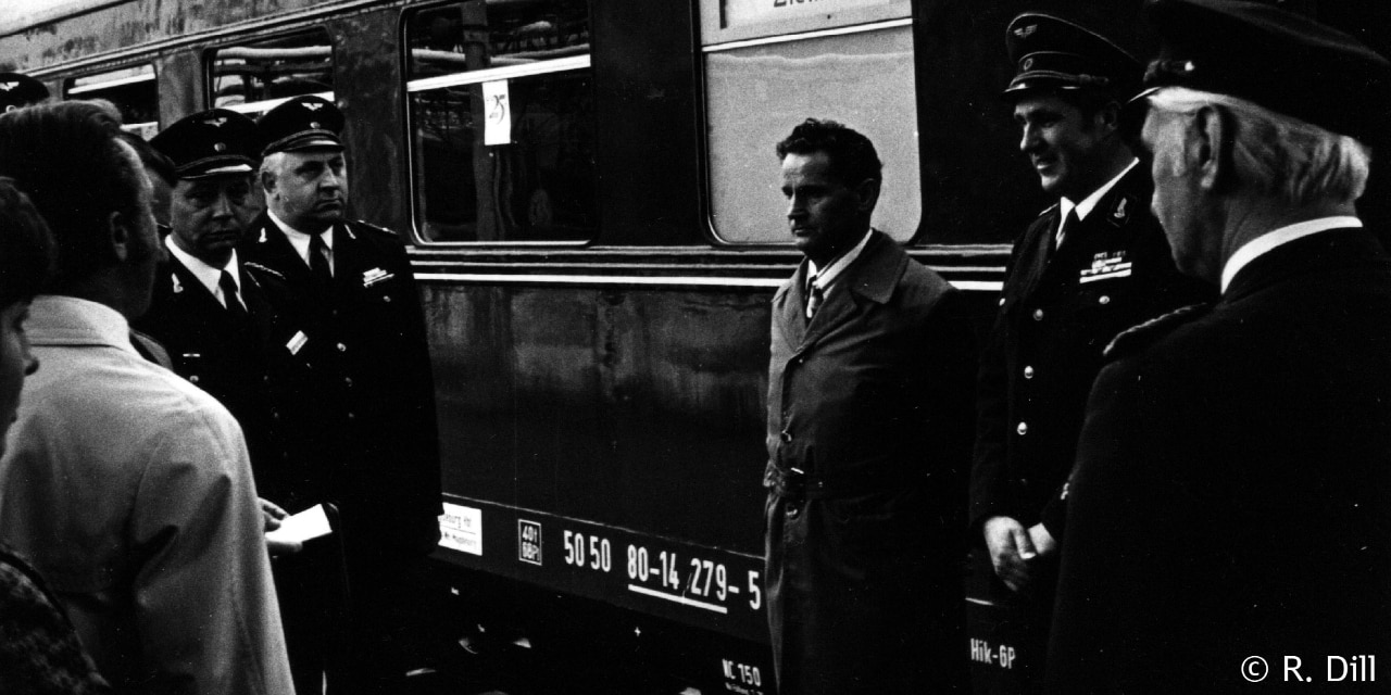 Eröffnungsfahrt der S-Bahn am 29. September 1974 in Magdeburg-Hasselbachplatz