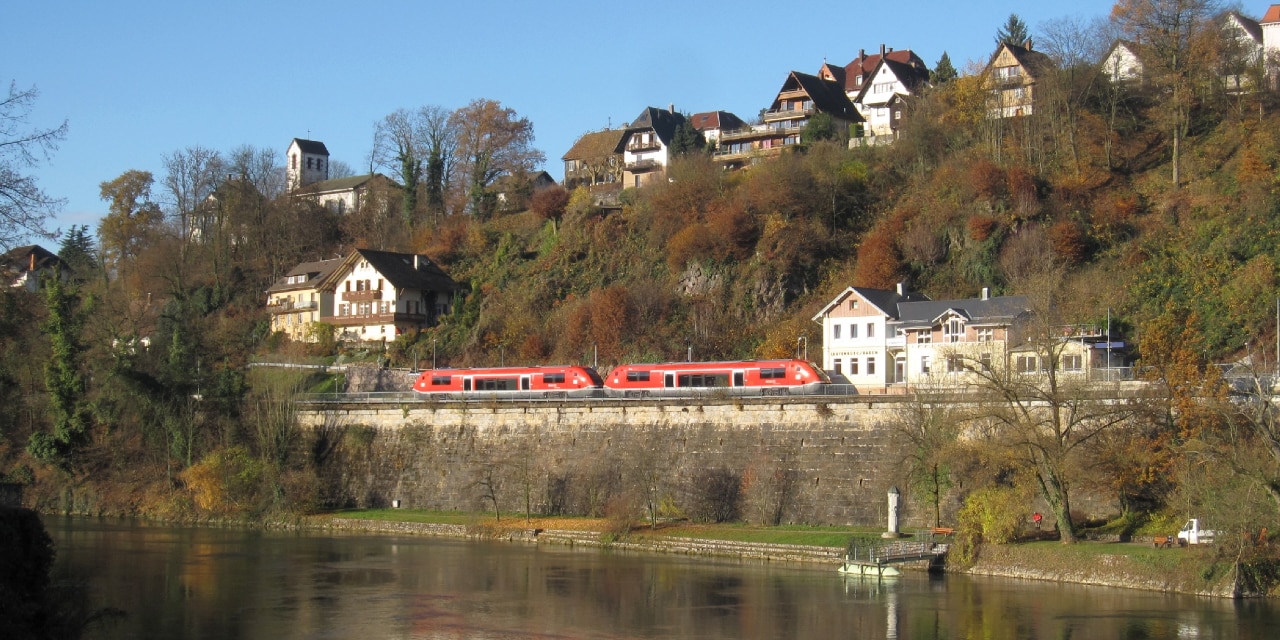 Hochrheinbahn in Landschaft
