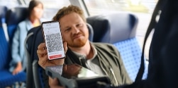 Fahrkartenkontrolle im Regionalzug.