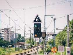 Signal entlang der S-Bahn Strecke