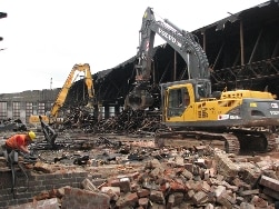 2011 verschwindet der älteste Bereich des Werkstattgeländes