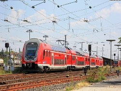 Der 445 050 des Main-Spessart-Express verlässt den Bahnhof Bamberg auf seiner Fahrt als RE 4624 nach Frankfurt (Main) Hbf.
