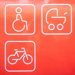 Piktogramm: Rollstuhl, Fahrrad und Kinderwagen