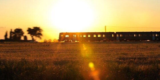 Bahn im Sonnenuntergang