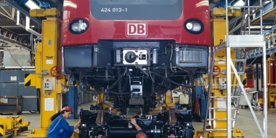 Werk Krefeld - Revisionsarbeiten am elektrischen Triebwagen Baureihe 424 013
