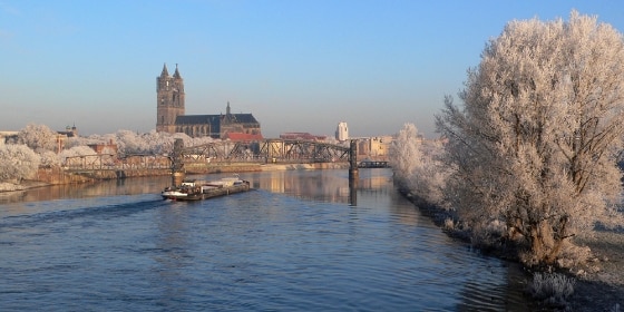 Magdeburg Dom mit Elbe