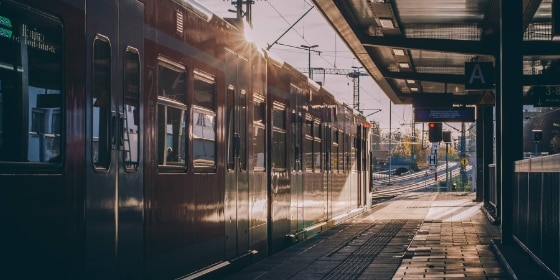 S-Bahn der Baureihe ET420 am Bahnsteig