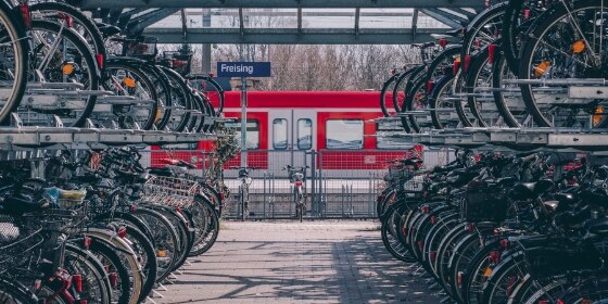 Fahrradparkplatz am Bahnhof Freising