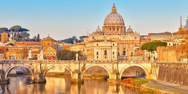 Blick auf den Tiber und den Petersdom