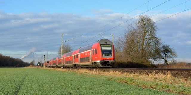 RE 44 zwischen Norddeich - Hannover in Bremen Mahndorf