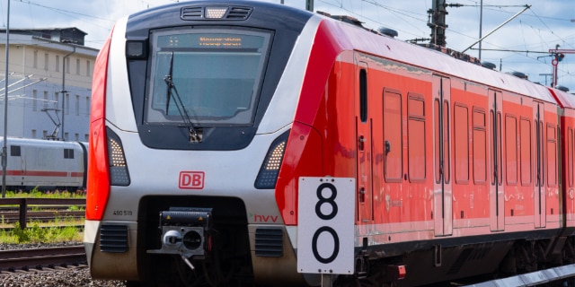 Mehr S-Bahn für Hamburg