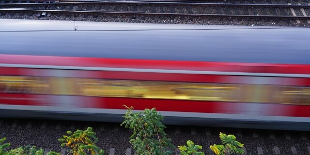 Nürnberg Hbf - Züge in Bewegungsunschärfe