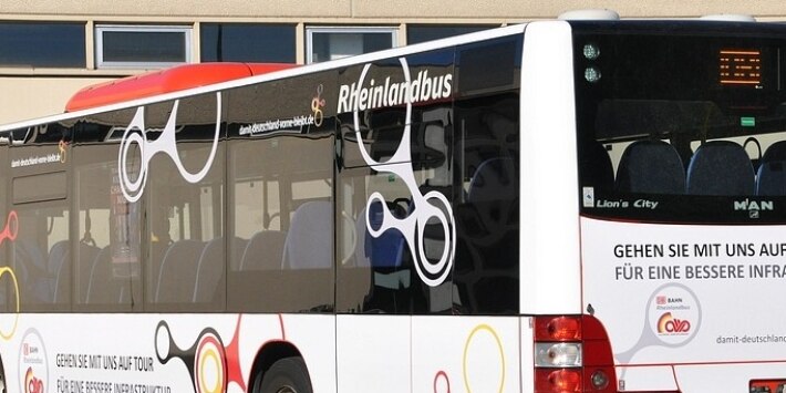 Buswerbung auf Rheinlandbus