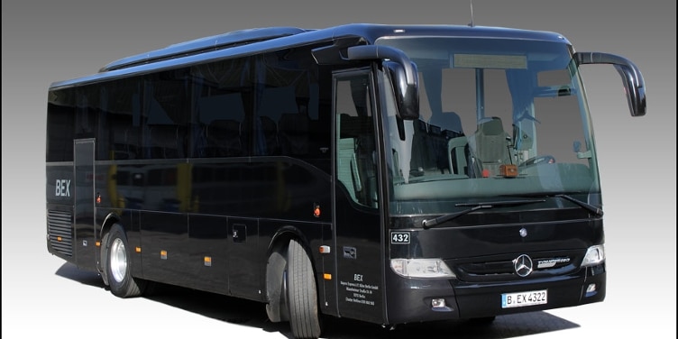 Mercedes Tourismo K schwarz von außen