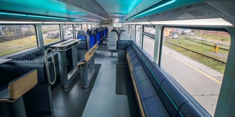 Die Ideenzug-Waggons sind ausgestattet mit vielzähligen Komponenten, wie einer Arbeitstheke, Stehsitzen und Stammtischen.