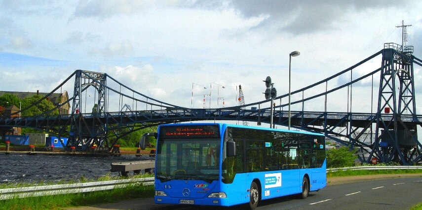 Bus, Brücke