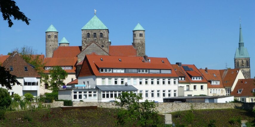 Mit der Bahn nach Hildesheim fahren und den Dom besuchen