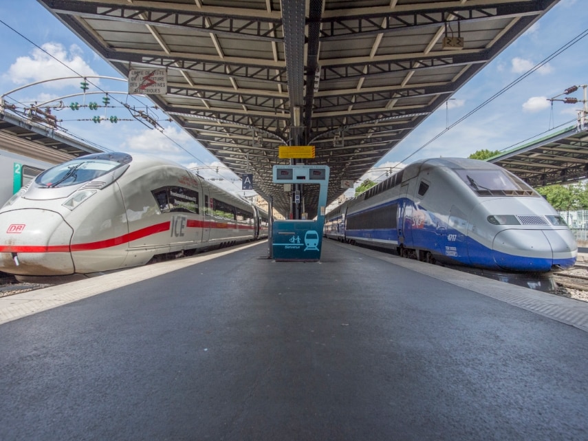 Paris: ICE 3 Baureihe 407 der DB und SNCF TGV im deutsch-französischen Hochgeschwindigkeitsverkehr unterwegs