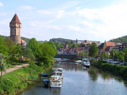 Blick auf den Fluss in Wertheim (Main)